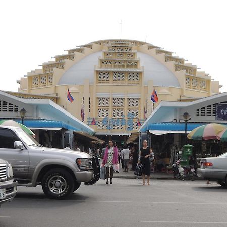Golden Boat Guesthouse Phnom-Penh Buitenkant foto