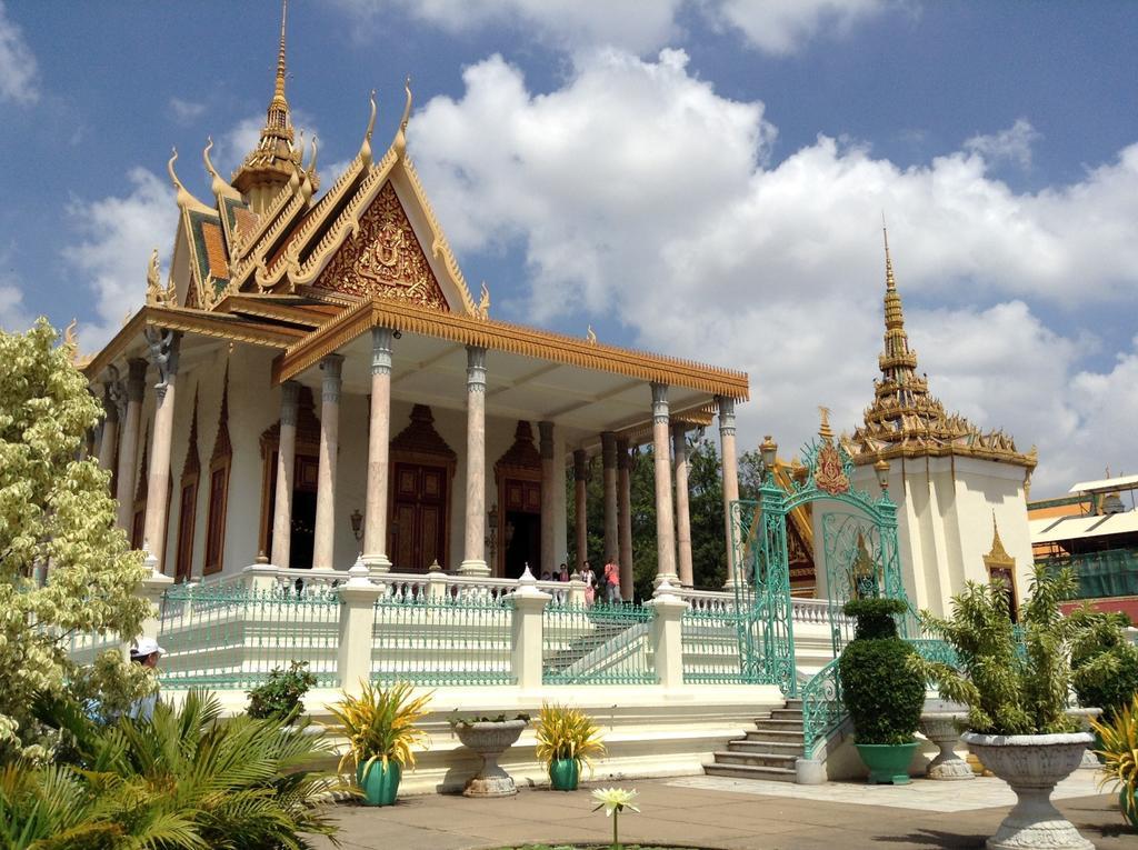Golden Boat Guesthouse Phnom-Penh Buitenkant foto