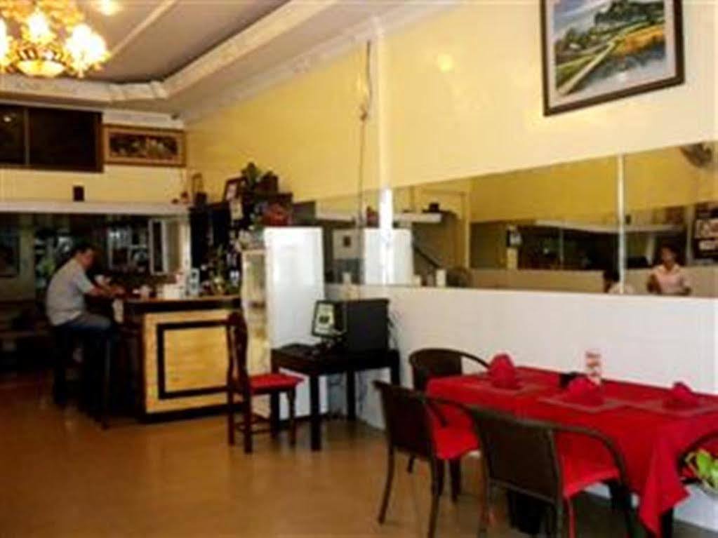 Golden Boat Guesthouse Phnom-Penh Buitenkant foto