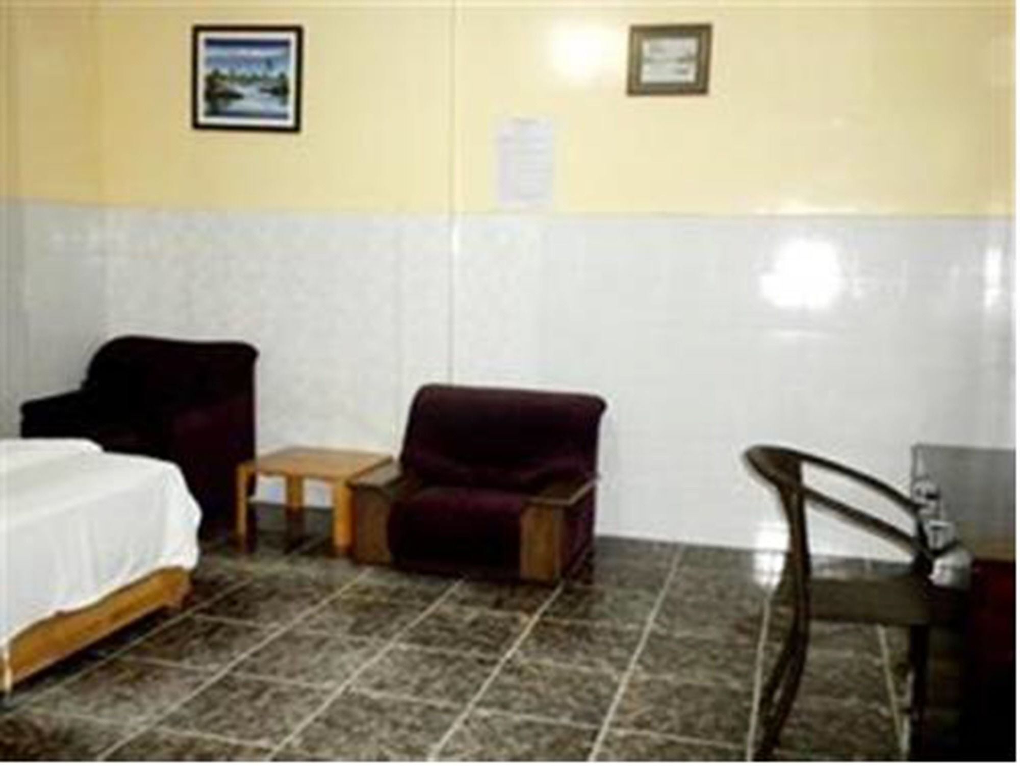Golden Boat Guesthouse Phnom-Penh Buitenkant foto